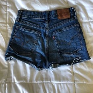 High rise Levi cutoff Shorts